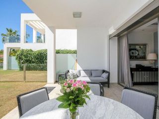 Casa adosada en alquiler en Lomas de Marbella Club - Puente Romano en Marbella