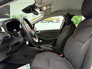 RENAULT Clio Blue dCi Business desde 205€/mes*