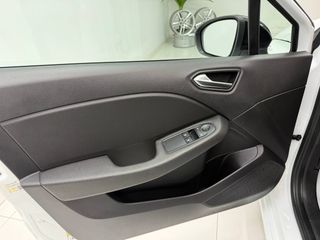 RENAULT Clio Blue dCi Business desde 205€/mes*