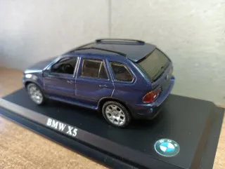 BMW X5 1:43 Azul