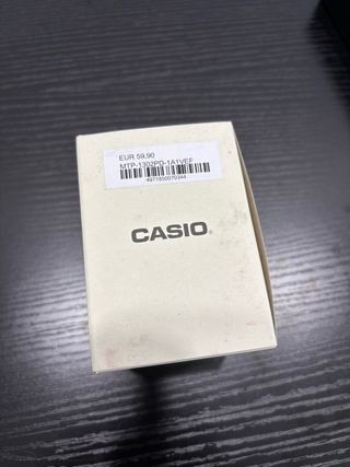 Reloj Casio MTP Negro y Plateado