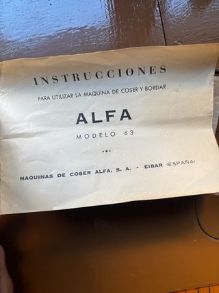 Máquina de coser Alfa Royale vintage