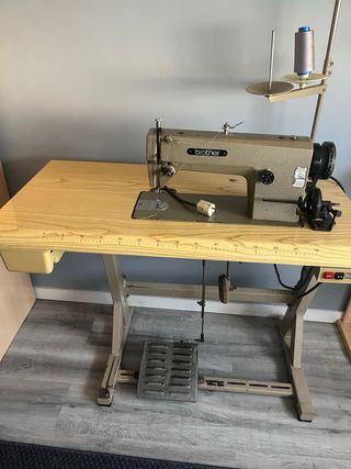 Máquina de coser industrial Brother