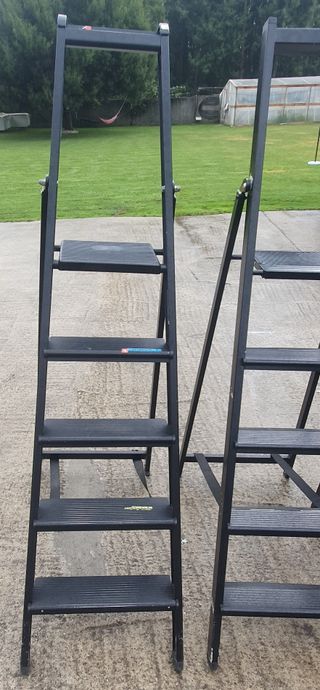 ESCALERAS DE ALUMINIO DE TIJERA