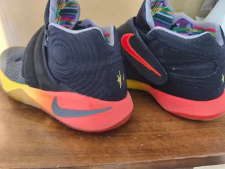 Nike Kyrie Zapatillas Baloncesto Talla 48.5