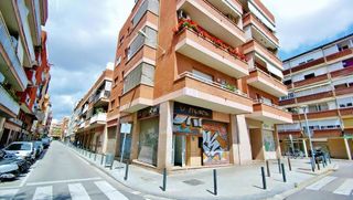 Local comercial en alquiler en Sant Josep en Hospitalet de Llobregat, L´