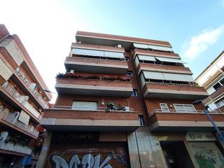 Local comercial en alquiler en Sant Josep en Hospitalet de Llobregat, L´