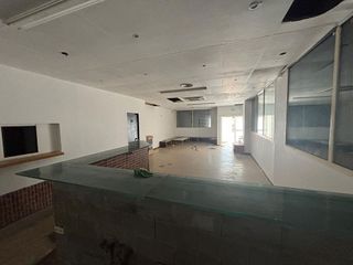 Local comercial en alquiler en Sant Josep en Hospitalet de Llobregat, L´