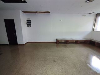 Local comercial en alquiler en Sant Josep en Hospitalet de Llobregat, L´