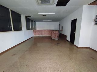 Local comercial en alquiler en Sant Josep en Hospitalet de Llobregat, L´