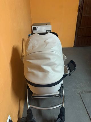 Carrito de bebé Anex con capazo y silla