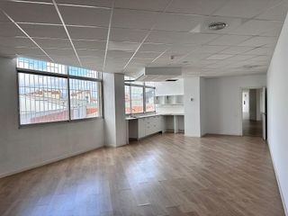 Oficina en alquiler en Gràcia en Sabadell