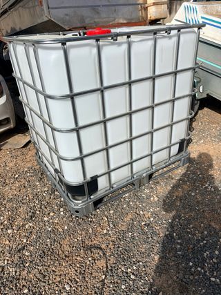 Depósito agua 1000L con jaula metálica