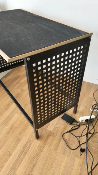 Mesa alta mostrador acero negro y madera