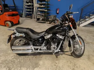 Harley-Davidson Cruiser Negra
