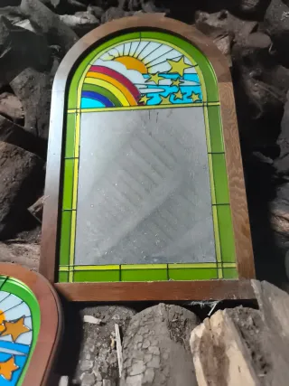 Coppia di Specchi Decorativi in Legno e Vetro