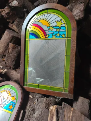 Coppia di Specchi Decorativi in Legno e Vetro