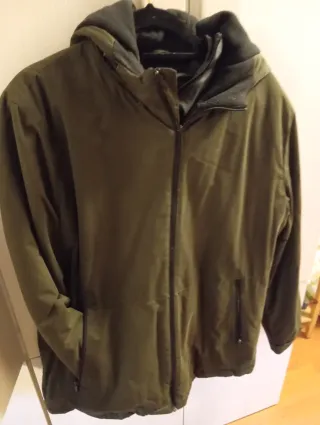 Cazadora hombre verde, con muy poco uso, forrada
