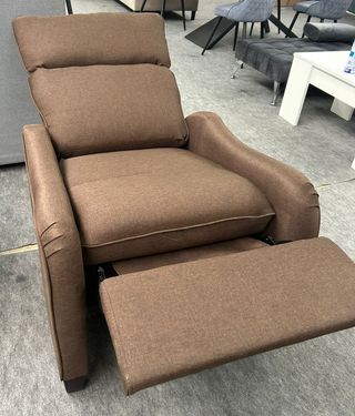 Sillón reclinable marrón tela
