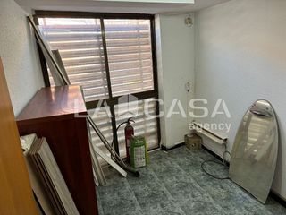 Local comercial en alquiler en Singuerlín - Can Franquesa - Les Oliveres en Santa Coloma de Gramanet