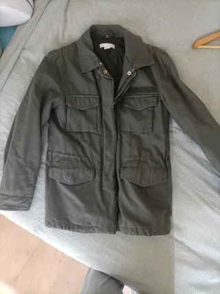 Parka verde militar algodón y poliéster. Talla 38.