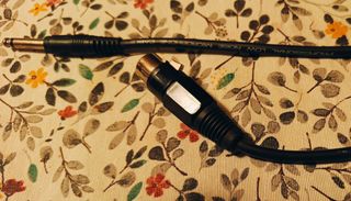 Amplificador S-20 + Micrófono + 3 Cables