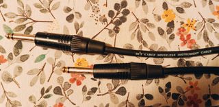 Amplificador S-20 + Micrófono + 3 Cables