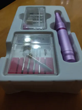 Torno de uñas eléctrico portátil