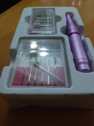 Torno de uñas eléctrico portátil