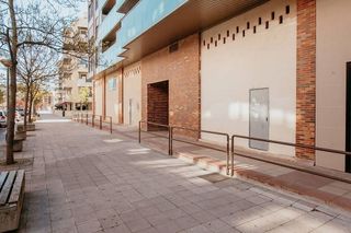 Local comercial en venta en Los Olivos en Huesca
