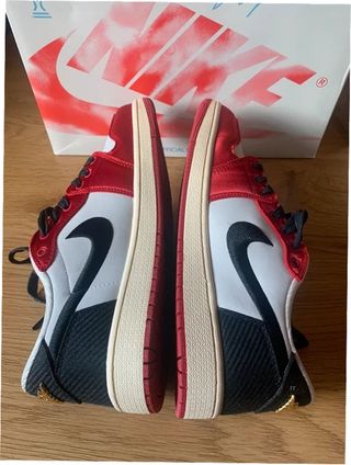 Jordan 1 Retro Low Trophy Room Rookie Card 45