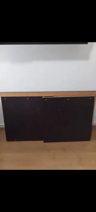 Escritorio de madera negro y beige
