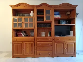 Mueble de comedor de madera