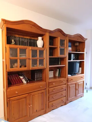 Mueble de comedor de madera