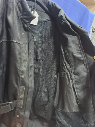 Chaquetas moteras negras