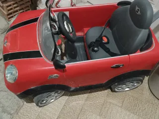 Coche a pedales Mini para niños