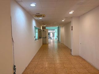 Local comercial en alquiler en La Plana en Esplugues de Llobregat