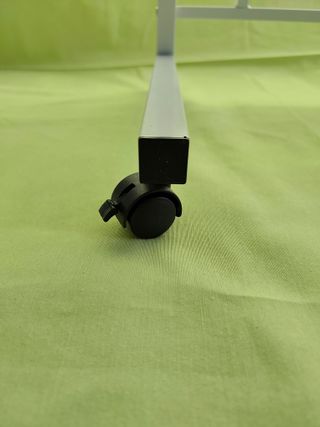 Mesa auxiliar ajustable con ruedas - Nueva (60cm)