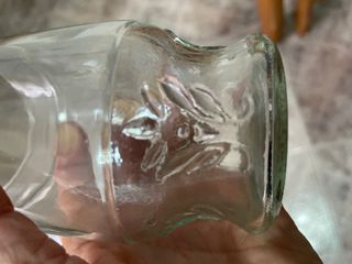 Antichi bicchieri con design di gallo