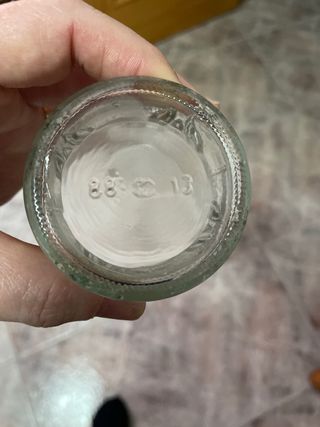 Antichi bicchieri con design di gallo