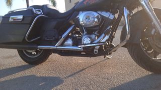 Harley Davidson Electra Glide FLHT Negra