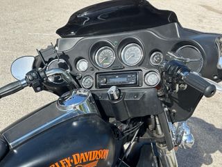 Harley Davidson Electra Glide FLHT Negra