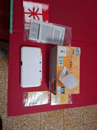 Nintendo 2DS XL Naranja y Blanca