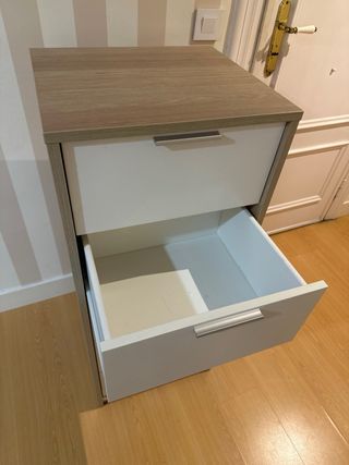 Cajonera beige 5 cajones blancos