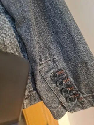 Chaqueta vaquera gris de buena calidad