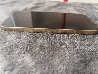 iPhone 13 Pro Max Dorado (pantalla no va)