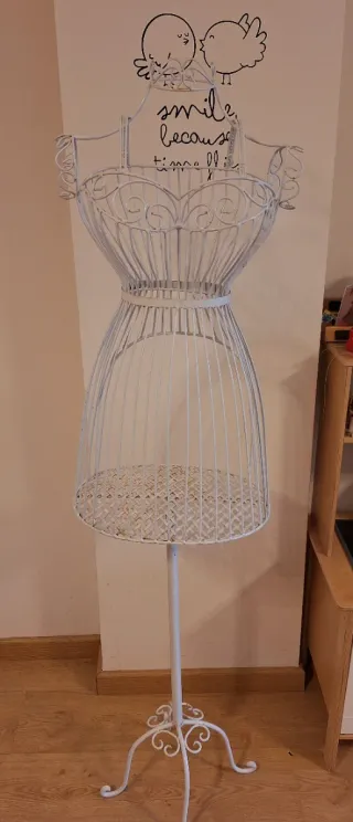 Perchero maniquí de forja blanco