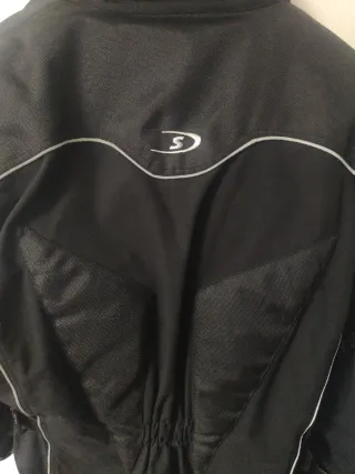 Chaqueta de moto negra