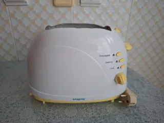 Tostadora Ansonic Blanca y Amarilla