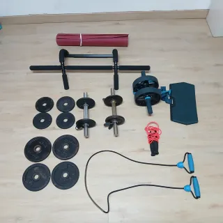 Equipo de gimnasio: pesas, barra y más